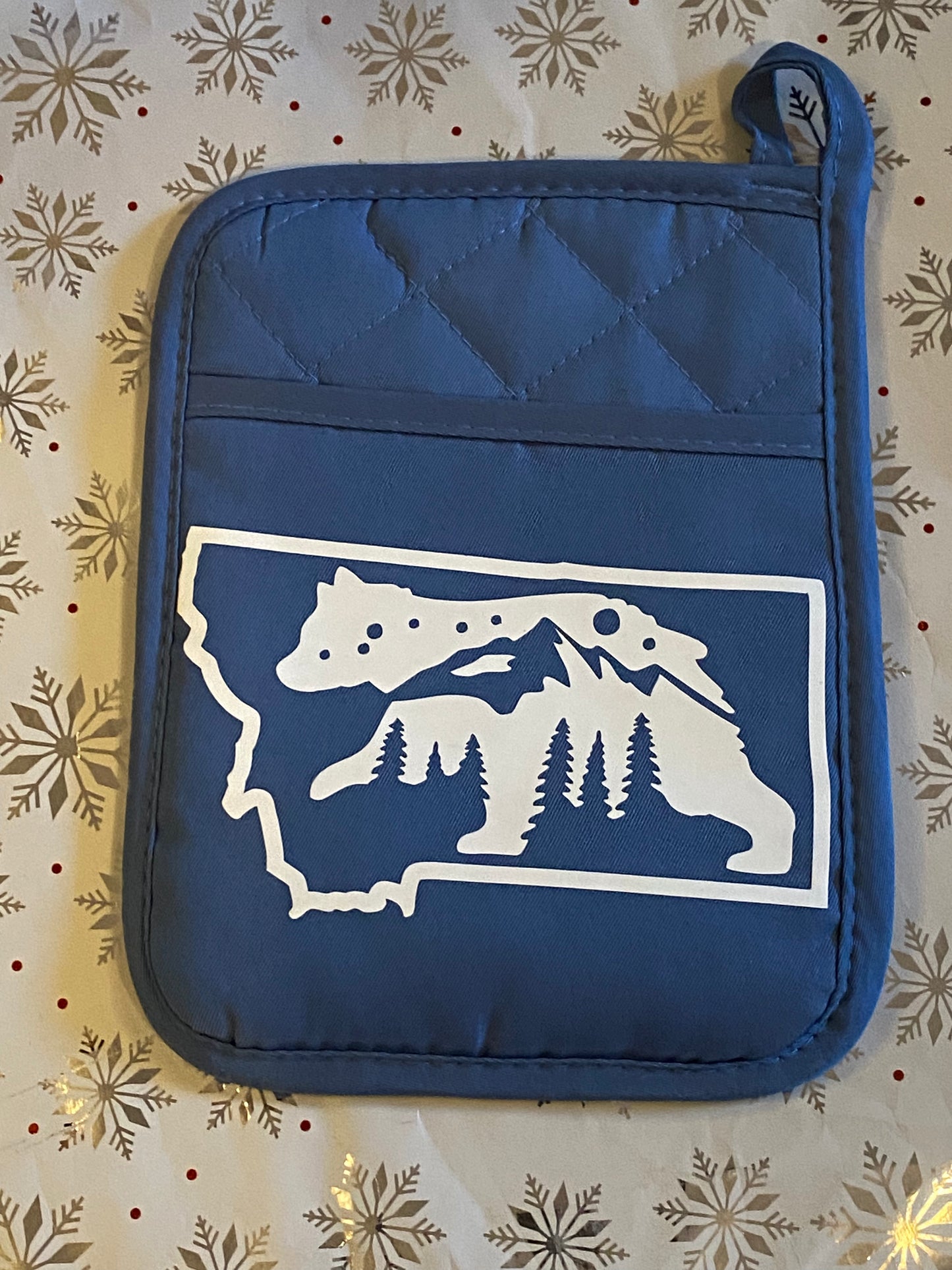 Montana bear mountain scene pot holder